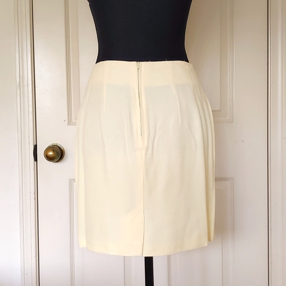 NWOT. Rayon Blended Blazer and skirt set. - Picture 4 of 7